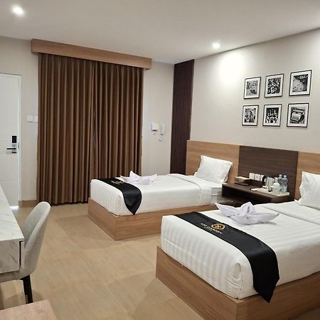 Nio Garden Hotel Sumbawa Exterior photo