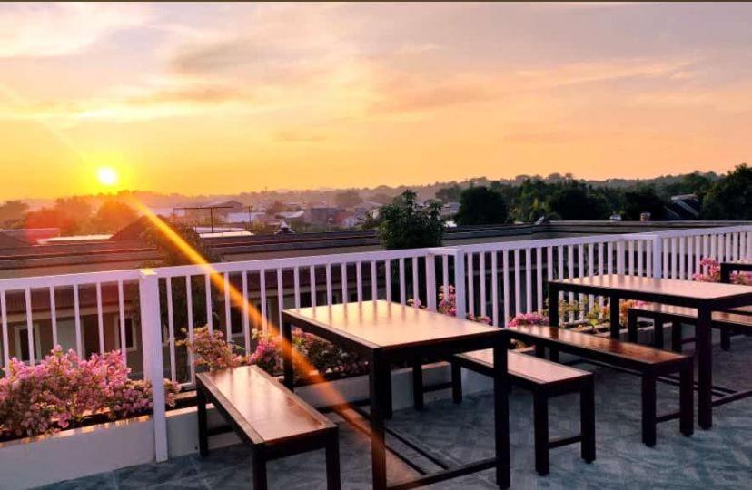Nio Garden Hotel Sumbawa Exterior photo